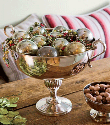 silver Christmas table decorations, christmas balls centerpieces