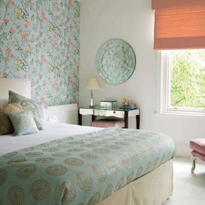 Bedroom Wallpaper in Soft Colors for One Wall Decoration