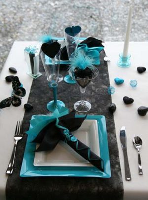 black and turquoise colors and romantic party table decoration ideas