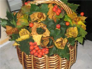 fall crafts and table decorations are beautiful centerpiece ideas for thanksgiving decorating