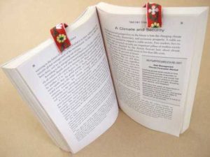 diy book page holders