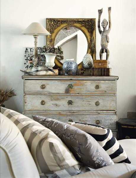 vintage bedroom furniture and shabby chic mirror