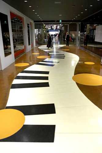 Black and White Decorating Ideas Highlighting Music Themes