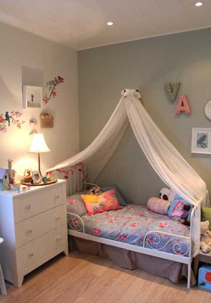  Little  Girls  Bedroom  Decorating  with Light Room  Colors and 