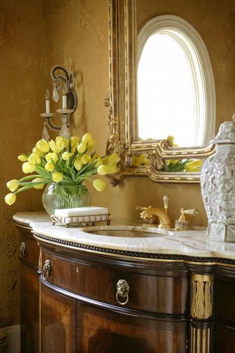 Colorful Bathroom  Decorating with Flowers  Adds Luxury to 