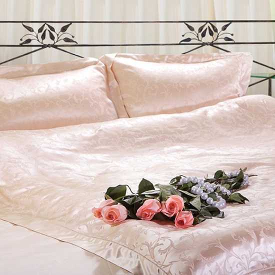 silk bedding set in light pastel pink solor