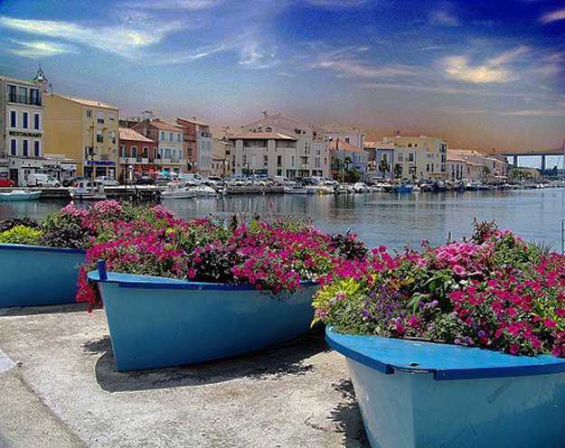 old boats containers for flowers