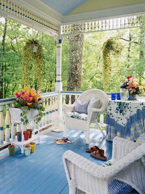 white and blue colo combination for porch decorating