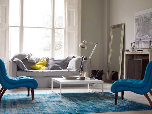 white and blue color combination for living room