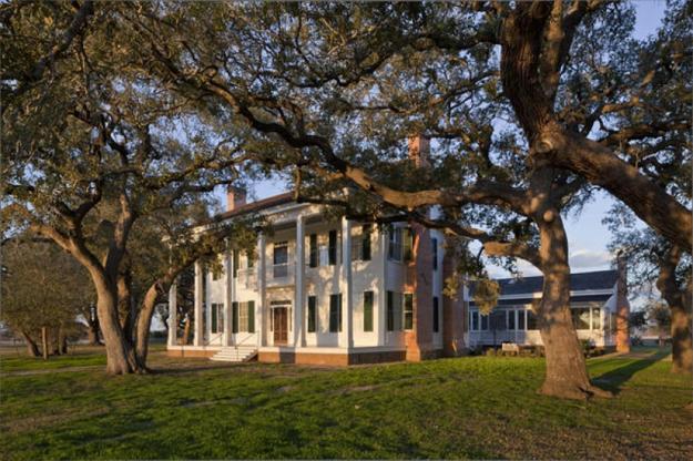 classic decorating ideas for plantation style homes