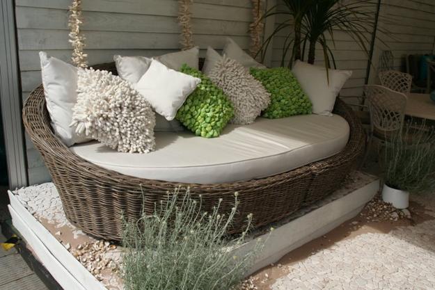 22 Beautiful Porch Decorating Ideas for Stylish and Comfortable Outdoor Living in Summer