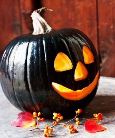 25 Creative Ideas in Traditional Colors for Halloween Decorating