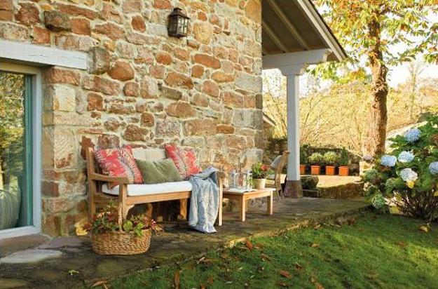 Cottage Style Decor  and Outdoor  Home  Decorating  Ideas  