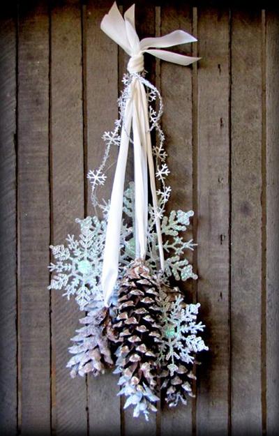 33 Ways to Use Snowflakes for Winter Home Decorating