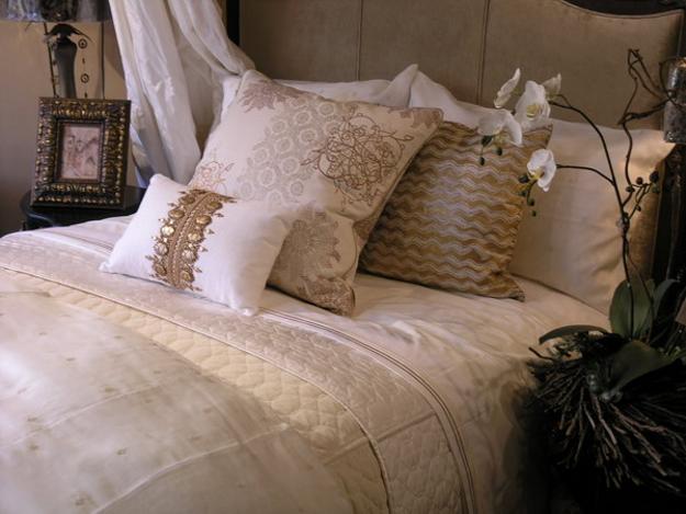 bedroom decor, bedding fabrics in soft neutral colors