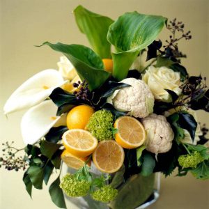 floral table decorations and centerpiece ideas with citrus fruits