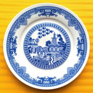 hand painted plates, home decorations in white and blue colors
