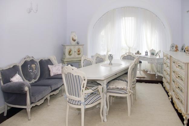 25 Ideas for Classic Dining Room Decorating with Vintage Furniture