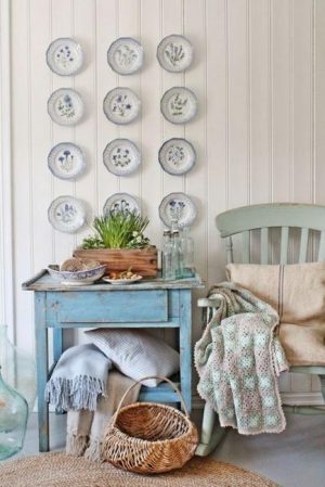 creative room decorating ideas, decorative plates for empty walls