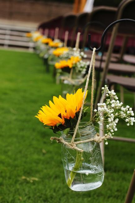 Beautiful Flowers and Unique Sunflower Wedding Decorating 