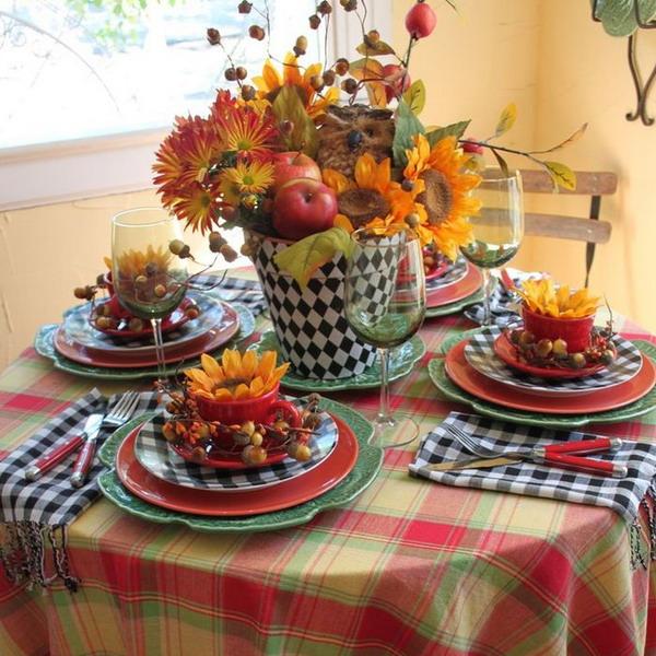 30 Sunflowers Table Centerpieces Adding Sunny Yellow Color to Table