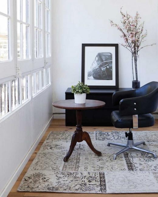 floor decoration with rugs