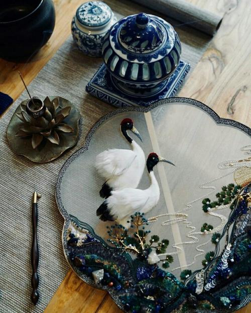 white birds embroidery