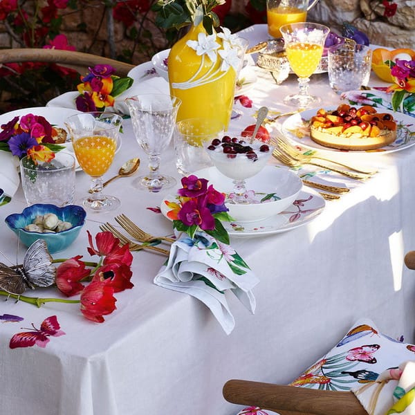 colorful summer party table decoration